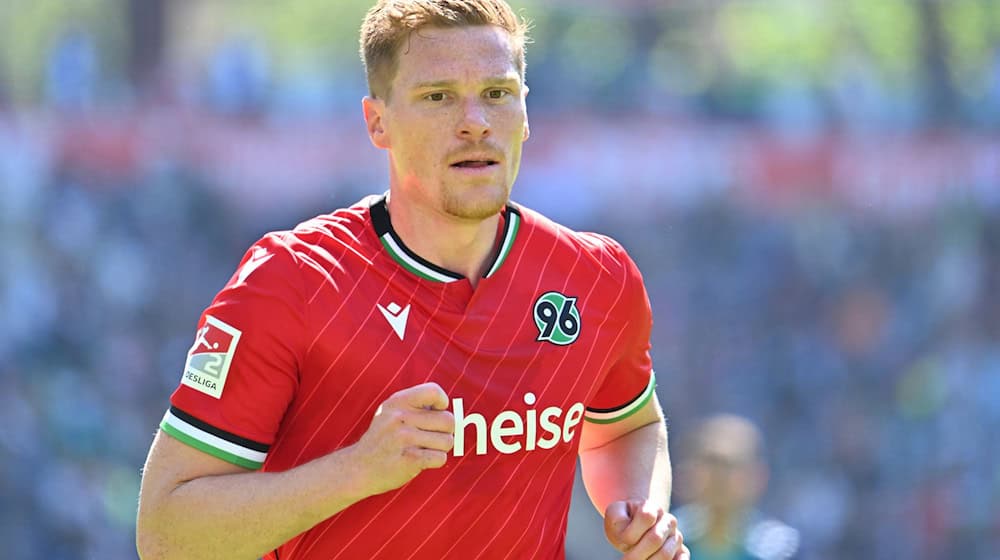 Marcel Halstenberg will Hannover 96 verlassen. / Foto: Swen Pförtner/dpa