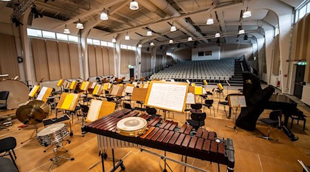 Die Bremer Philharmoniker spielen in der 201. Spielzeit unter anderem Werke von Brahms. (Archivfoto) / Foto: Sina Schuldt/dpa