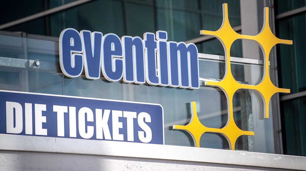 Der Ticketvermarkter CTS Eventim ist in den ersten drei Monaten des Jahres gewachsen. (Archivbild)  / Foto: Sina Schuldt/dpa