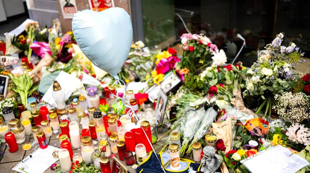 Die tödlichen Polizeischüsse auf den 21 Jahre alten Lorenz in Oldenburg haben große Trauer ausgelöst. (Archivbild) / Foto: Sina Schuldt/dpa