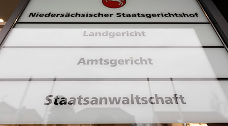 Der Verurteilte hatte die Taten dementiert. (Symbolbild) / Foto: Michael Matthey/dpa