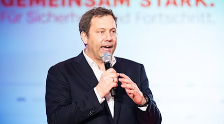 «Alles andere macht keinen Spaß», sagt SPD-Chef Klingbeil in Anspielung auf Merz' Kanzlerwahl. / Foto: Moritz Frankenberg/dpa