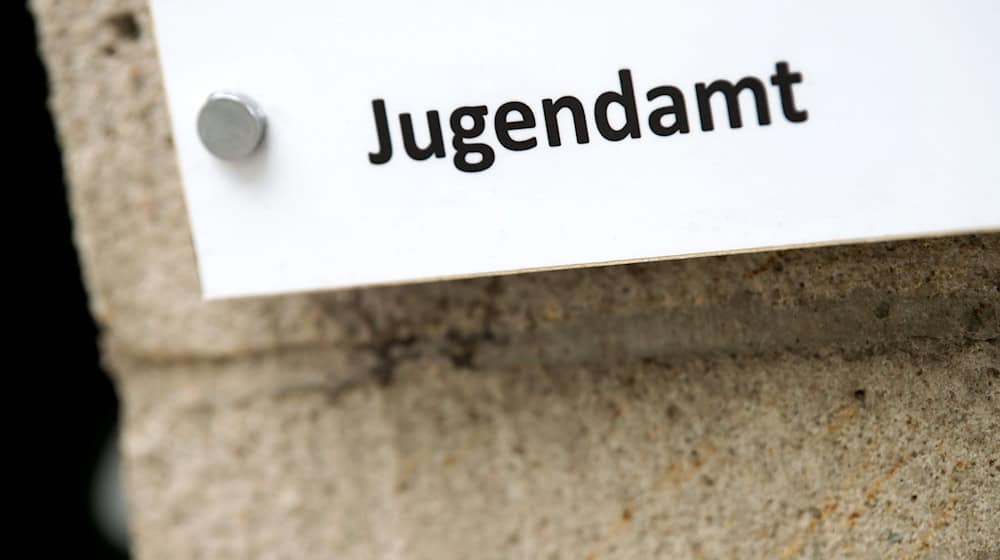 Die Arbeitsgemeinschaft der kommunalen Spitzenverbände Niedersachsens fordert das Aus fürs Landesjugendamt. (Symbolbild) / Foto: Arno Burgi/dpa-Zentralbild/dpa
