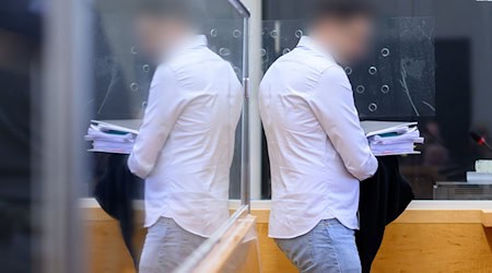 Der angeklagte Staatsanwalt bestreitet, Geschäfte mit der Kokainmafia gemacht zu haben. (Archivbild) / Foto: Julian Stratenschulte/dpa