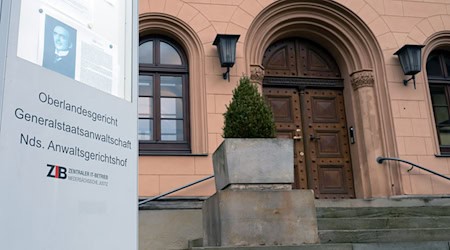 Im Oberlandesgericht Celle startet der Prozess gegen eine mutmaßliche Unterstützerin der Terrormiliz «Islamischer Staat». (Archivbild) / Foto: Alicia Windzio/dpa