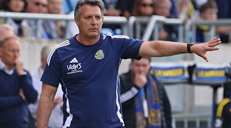 Coach Alois Schwartz will den FCS zurück in die 2. Liga führen. / Foto: Fabian Kleer/Fussball-News-Saarland/dpa