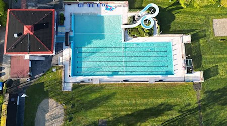 Der Badeunfall ereignete sich im Weeneraner «Friesenbad». (Archivbild) / Foto: Lars Penning/dpa