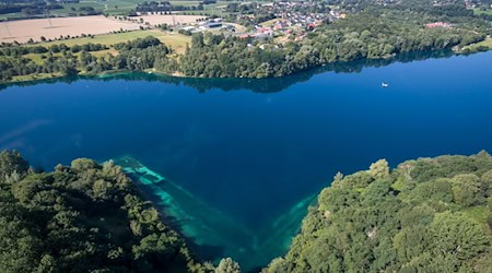 Der Kreidesee ist ein beliebtes Ziel für Taucher. Ein 34-Jähriger ist hier bei einem Tauchunfall gestorben. (Archivbild) / Foto: Sina Schuldt/dpa