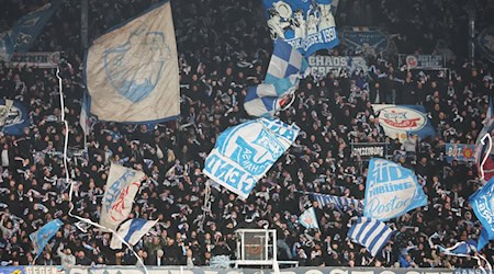 Im Umfeld des Drittligisten Hansa Rostock kommt es seit Jahren immer wieder zu Ausschreitungen von Teilen der Fans. (Symbolbild) / Foto: Bernd Wüstneck/dpa