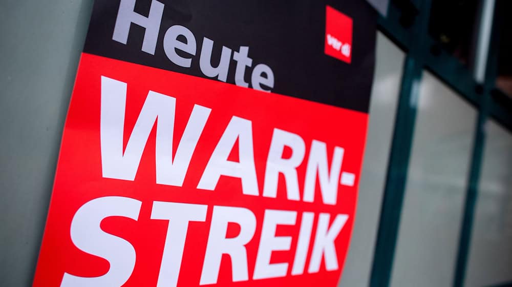 Die Gewerkschaft Verdi ruft im Nahverkehr zu Warnstreiks auf. (Symbolbild) / Foto: Hauke-Christian Dittrich/dpa