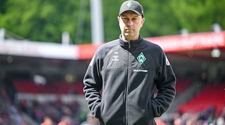 Verlängert er seinen Vertrag oder nicht? Werder-Trainer Ole Werner. / Foto: Harry Langer/dpa