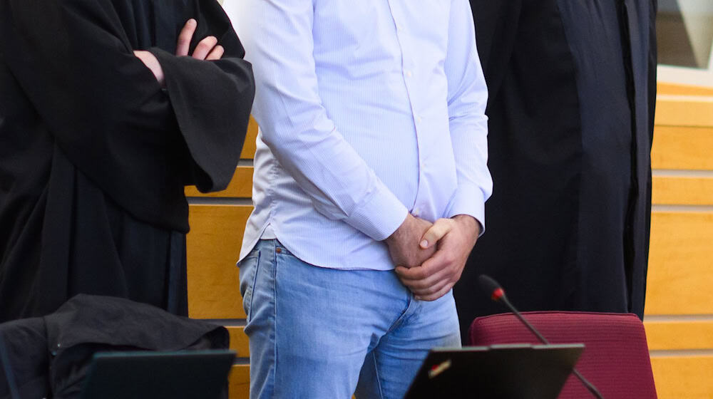 Der in Untersuchungshaft sitzende Staatsanwalt bestreitet, Behörden-Interna gegen Geld an eine Bande von Kokainhändlern weitergegeben zu haben. (Archivbild) / Foto: Julian Stratenschulte/dpa