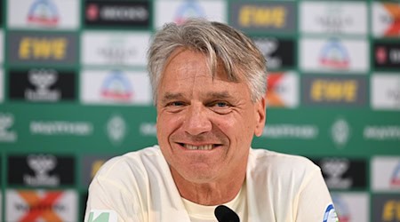 In Bremen und in der Bundesliga angekommen: Werders neuer Trainer Horst Steffen. / Foto: ---/dpa