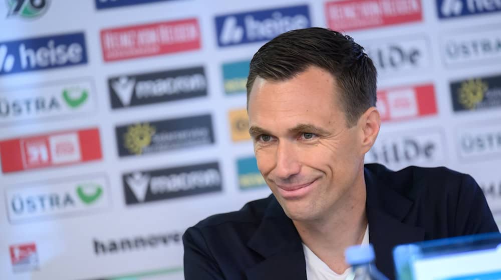 Hannovers Sportchef Marcus Mann.  / Foto: Julian Stratenschulte/dpa