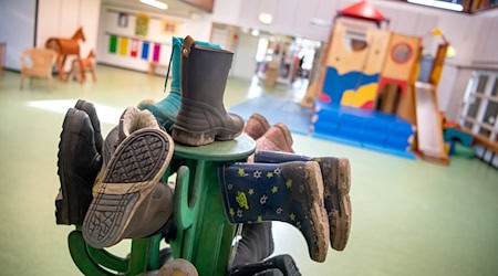  In der Stadt Bremen hat sich die Lage im Kita-Bereich im Vergleich zu den Vorjahren entspannt. Doch in einigen Stadtteilen ist ein Ausbau nötig. (Symbolbild)  / Foto: Sina Schuldt/dpa