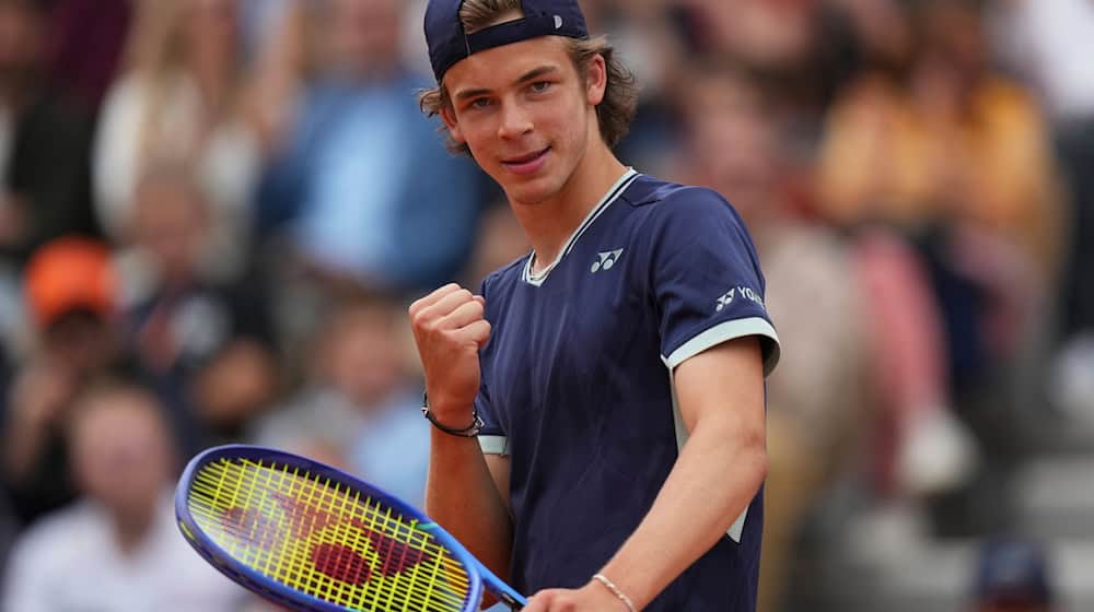 Der 17 Jahre alte Niels McDonald hat das Junioren-Finale bei den French Open gewonnen. / Foto: Thibault Camus/AP/dpa