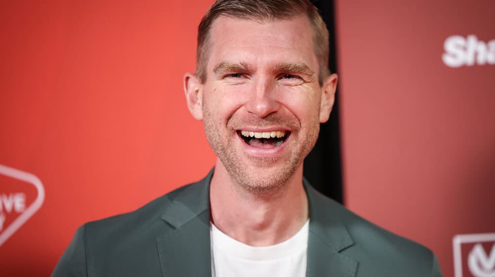 Mertesacker läuft im Testspiel seiner beiden Ex-Clubs auf. / Foto: Christian Charisius/dpa
