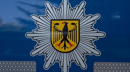 Ein Bundespolizist soll einem kriminellen Sicherheitsdienst sensible Informationen geliefert haben. (Symbolbild) / Foto: Paul Zinken/dpa-Zentralbild/dpa