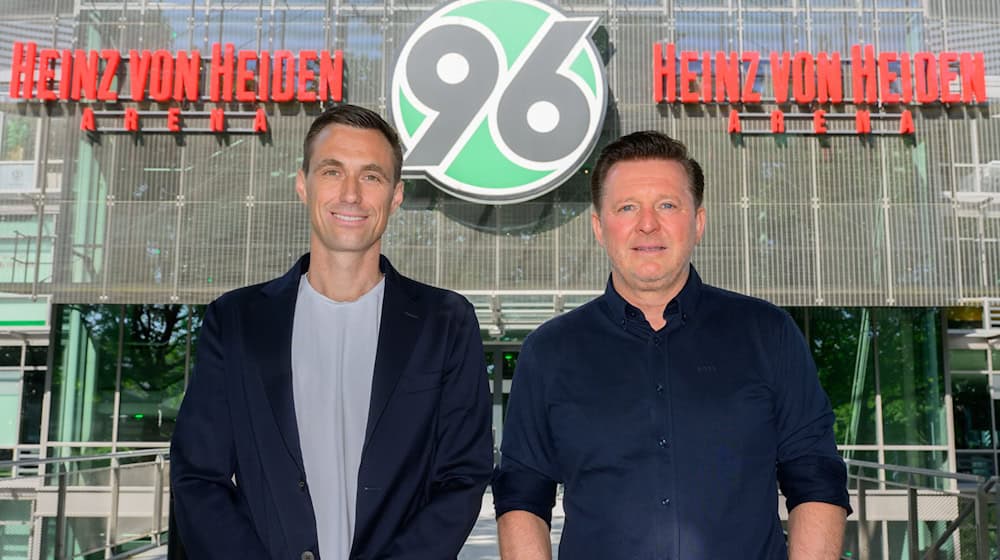 Marcus Mann treibt den Umbruch bei Hannover 96 gemeinsam mit Christian Titz weiter voran. / Foto: Julian Stratenschulte/dpa
