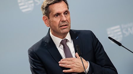 Niedersachsens Ministerpräsident und SPD-Chef kann dem Positionspapier einiger SPD-Linker zur Aufrüstungspolitik nichts abgewinnen. (Archivbild) / Foto: Carsten Koall/dpa