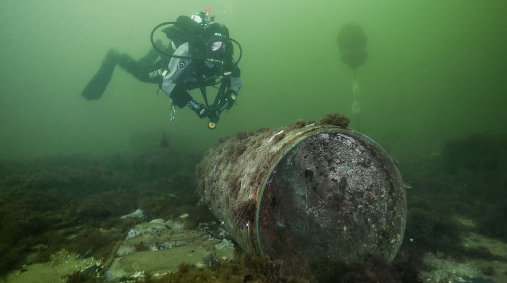 Für den Experten Jens Greinert ist eine Bergung der Munitionsaltlasten aus den küstennahen Ostseegewässern in Deutschland bis Ende der 2040er Jahre möglich. (Symbolbild) / Foto: Jana Ulrich/Forschungstauchzentrum CAU Kiel/dpa