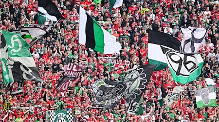 Fans von Hannover 96. / Foto: Soeren Stache/dpa