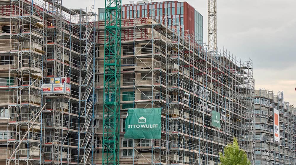 Kostenreduziertes Bauen ist nach Ansicht der norddeutschen Länder ein wichtiges Instrument, um der Krise auf dem Wohnungsmarkt zu begegnen. (Archivbild) / Foto: Georg Wendt/dpa