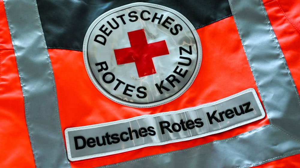 Wegen einer vorübergehenden Personallücke musste ein Pflegeheim in Bramsche zeitweise auf die Mithilfe des Deutschen Roten Kreuzes setzen. (Symbolfoto) / Foto: Jens Kalaene/dpa