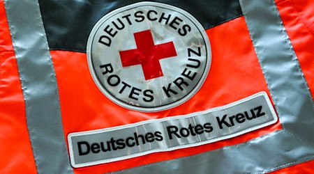 Wegen einer vorübergehenden Personallücke musste ein Pflegeheim in Bramsche zeitweise auf die Mithilfe des Deutschen Roten Kreuzes setzen. (Symbolfoto) / Foto: Jens Kalaene/dpa
