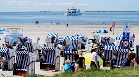 Die Urlaubsregionen in Niedersachsen sehen weiterhin den Trend, dass Gäste Urlaube kurzfristig buchen. (Archivbild) / Foto: Hauke-Christian Dittrich/dpa