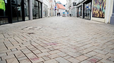  Für die Ermittlungen zu den tödlichen Polizeischüssen auf den 21-jährigen Lorenz wird der Tatort in Oldenburg dreidimensional vermessen. (Archivbild) / Foto: Hauke-Christian Dittrich/dpa