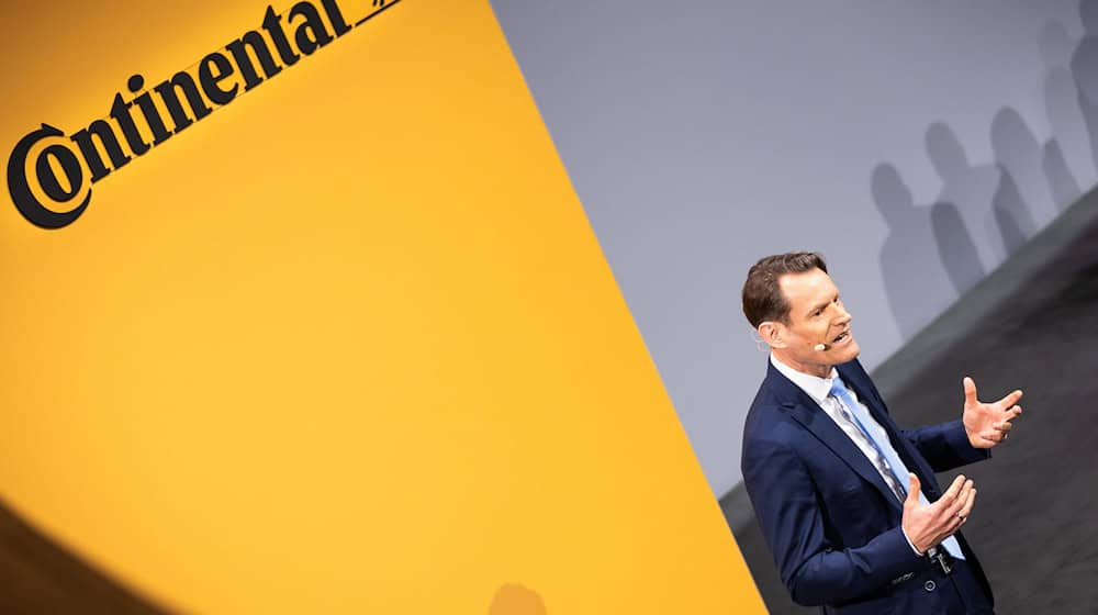 Conti-Chef Setzer will mehr in den USA produzieren. Neue Werke will er dafür aber nicht bauen. (Archivbild) / Foto: Moritz Frankenberg/dpa