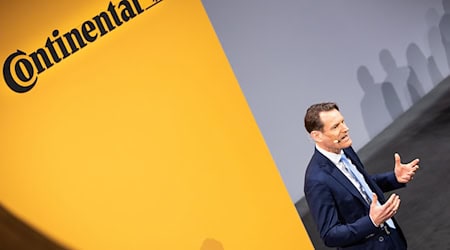 Conti-Chef Setzer will mehr in den USA produzieren. Neue Werke will er dafür aber nicht bauen. (Archivbild) / Foto: Moritz Frankenberg/dpa