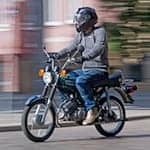 Mit einem fast 40 Jahre alten Versicherungskennzeichen ist ein 15-Jähriger auf einem Mofa unterwegs gewesen. (Symbolbild) / Foto: Hendrik Schmidt/dpa-Zentralbild/dpa