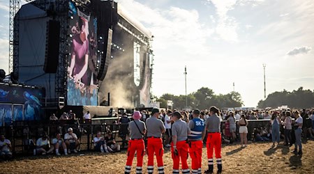 Ein 36-Jähriger wurde tot auf dem Gelände des Deichbrand-Festivals gefunden. / Foto: Sina Schuldt/dpa