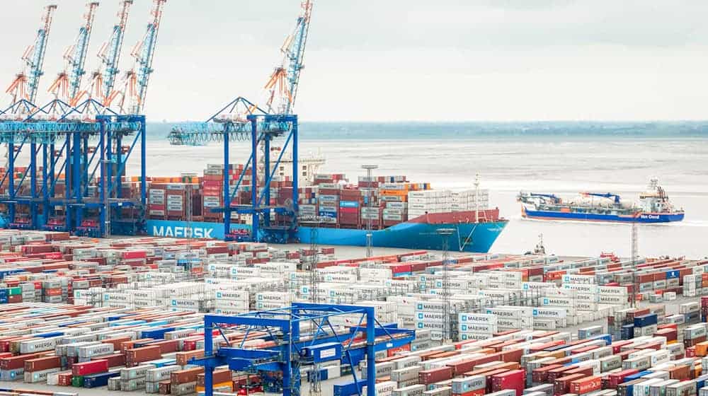 In Bremerhaven ist auch APM Terminals, ein Unternehmen von Maersk, vertreten. (Archivbild)  / Foto: Sina Schuldt/dpa
