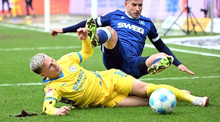 Bald Teamkameraden: Robin Heußer (oben) wechselt von Karlsruhe nach Braunschweig und zu Lino Tempelmann. / Foto: Uli Deck/dpa