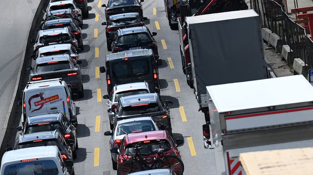 Der ADAC erwartet am letzten Juli-Wochenende besonders viel Verkehr auf den Autobahnen von und zu den Urlaubsorten an Nord- und Ostsee. (Symbolbild) / Foto: David Hammersen/dpa