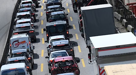 Der ADAC erwartet am letzten Juli-Wochenende besonders viel Verkehr auf den Autobahnen von und zu den Urlaubsorten an Nord- und Ostsee. (Symbolbild) / Foto: David Hammersen/dpa