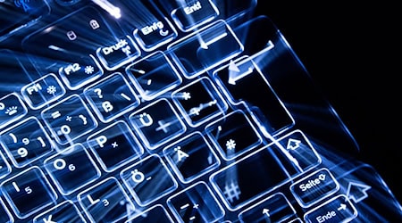 Ermittler decken eine internationale Hackergruppe auf. (Symbolbild) / Foto: Sebastian Gollnow/dpa