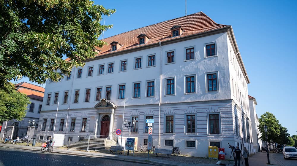 Das Gebäude mit den Verhandlungssälen des Landgerichts Lüneburg. (Archivbild) / Foto: Philipp Schulze/dpa