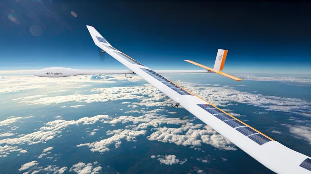 In rund 20 Kilometer Höhe soll das unbemannte Flugzeug etwa bei der Erdbeobachtung helfen.  / Foto: --/Deutsches Zentrum für Luft- und Raumfahrt /dpa