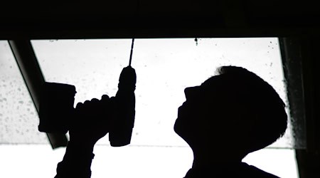 Von Bau bis Verwaltung: Das Internetportal zur Lehrstellensuche der IHK Niedersachsen listet zurzeit mehr als 13.000 Ausbildungsplätze auf. (Symbolbild) / Foto: Julian Stratenschulte/dpa