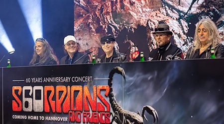 60 Jahre Scorpions: Zum Jubiläum gibt es nicht nur ein Konzert, sondern auch eigene Briefmarken. (Archivbild) / Foto: Moritz Frankenberg/dpa