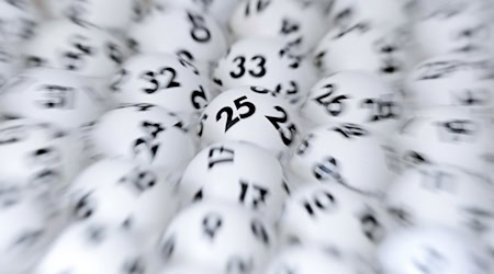 Ein Glückspilz aus der Region Hannover kann sich über einen Lotto-Gewinn von mehr als 1,7 Millionen Euro freuen. (Symbolbild) / Foto: Arne Dedert/dpa