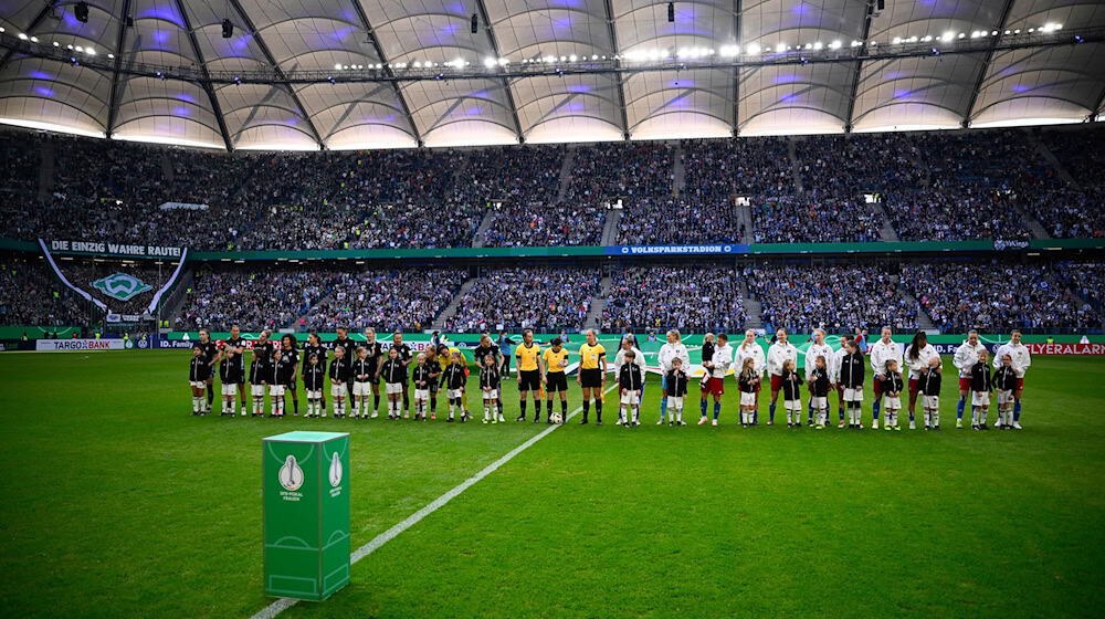 HSV gegen Werder - dieses Nordderby gibt es in der nächsten Saison auch in der Frauen-Bundesliga. / Foto: Gregor Fischer/dpa