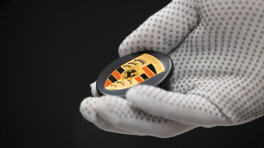 In mehreren Weltregionen ging der Porsche-Absatz zurück - besonders deutlich in China. (Archivbild) / Foto: Marijan Murat/dpa