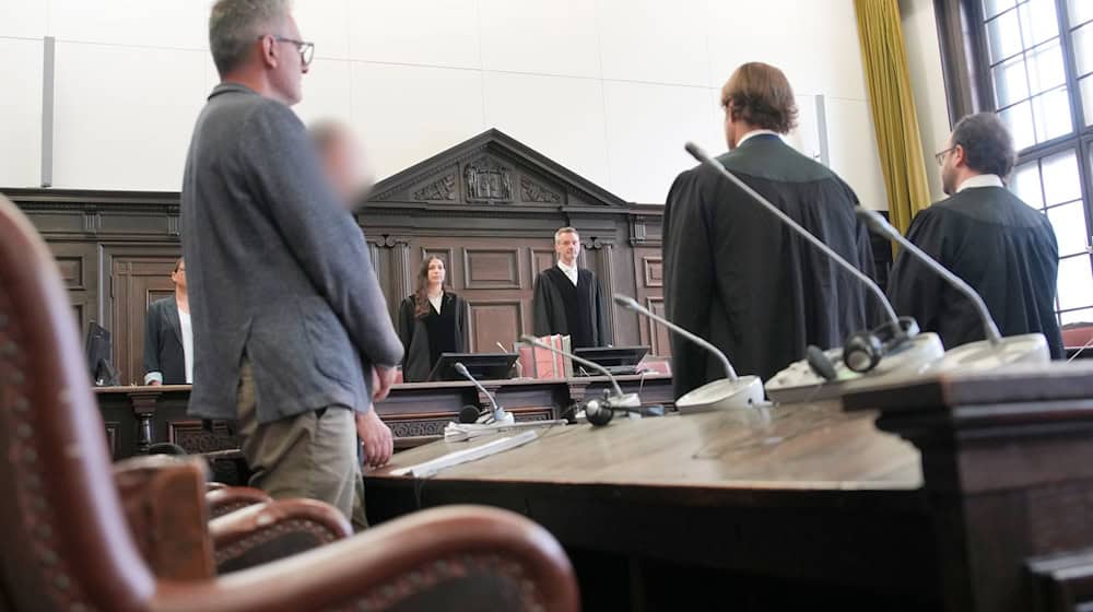In Hamburg hat ein Prozess um Kokainschmuggel begonnen.  / Foto: Christian Charisius/dpa