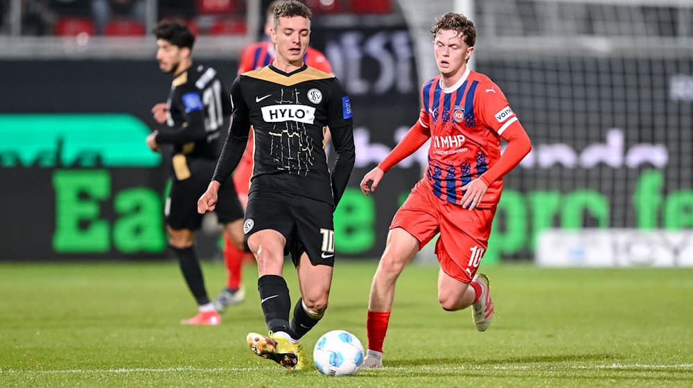 Werders Wunschspieler: Fisnik Asllani (l) und Paul Wanner (r). / Foto: Harry Langer/dpa