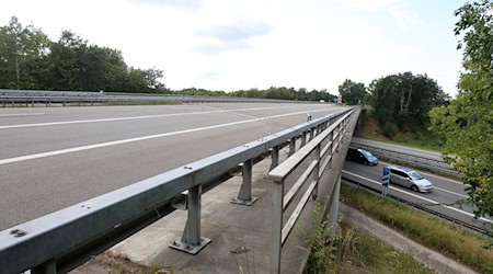 Nach der Beendigung von Sanierungsarbeiten ist die Autobahn 7 am Horster Dreieck Richtung Norden wieder freigegeben worden. (Archivfoto) / Foto: Christian Butt/dpa